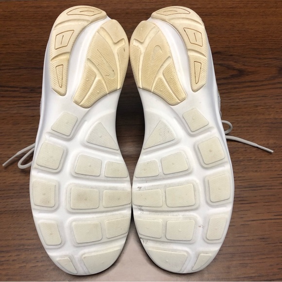 Nike Darwin Women’s Light Gray Sneakers Size 8 - Picture 13 of 14